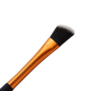 Real-Techniques-Foundation-Brush
